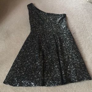 One shoulder dress